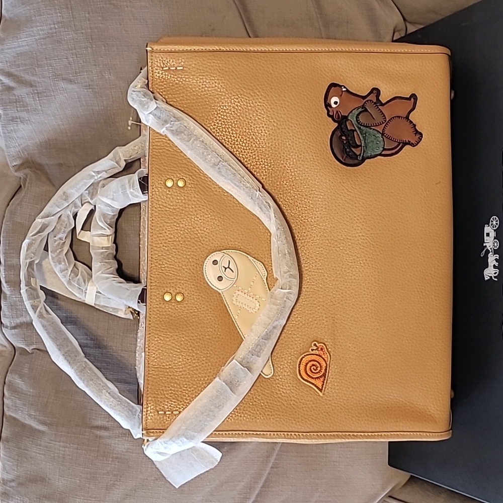 Coach Rogue 39 with animal creature patches  Style C6168 NWT - Picture 2 of 7